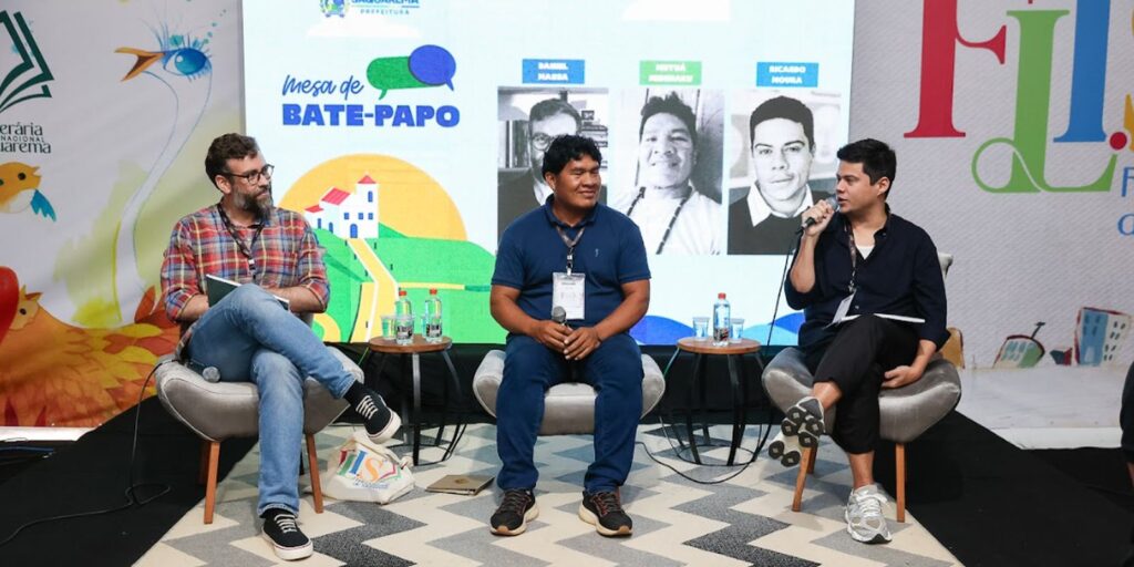 Escolas indígenas recebem 1° livro infantil em língua do Alto Xingu