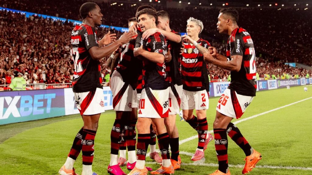 Flamengo ultrapassa 90% de chances de título do Brasileirão após vitória e tropeço do Palmeiras; veja os números