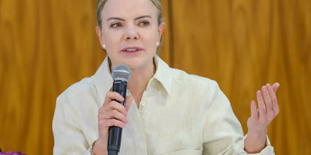 “Perde o Brasil”, diz Gleisi sobre derrubada de vetos do licenciamento