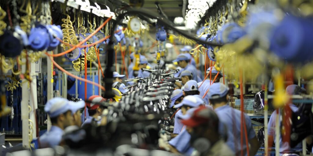 Atividade econômica brasileira contraiu 0,2% em outubro