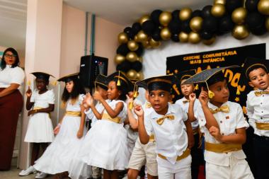 Café da manhã de Natal encerra ano letivo do programa Mais Infância