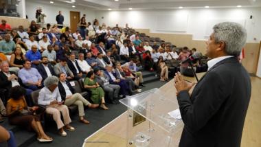 Estado firma convênios e autoriza licitação para obras de infraestrutura em 14 municípios baianos