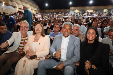 Governo do Estado inaugura Teatro Central da UEFS e amplia espaço cultural e acadêmico no campus