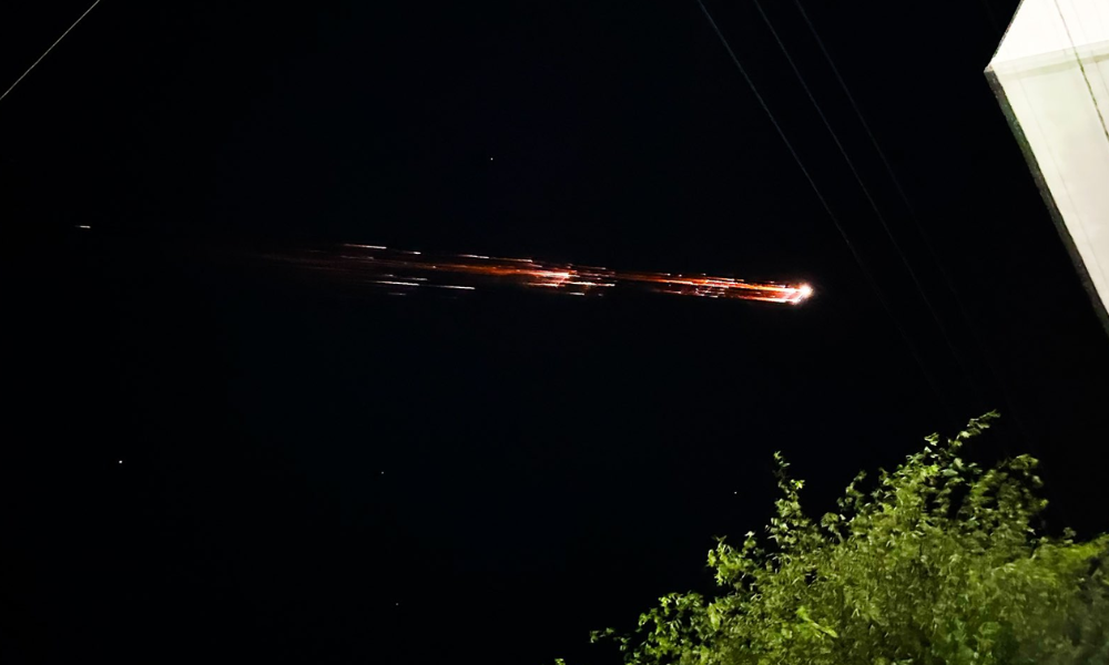 Meteoro ilumina o céu e é visto em vários estados do Nordeste