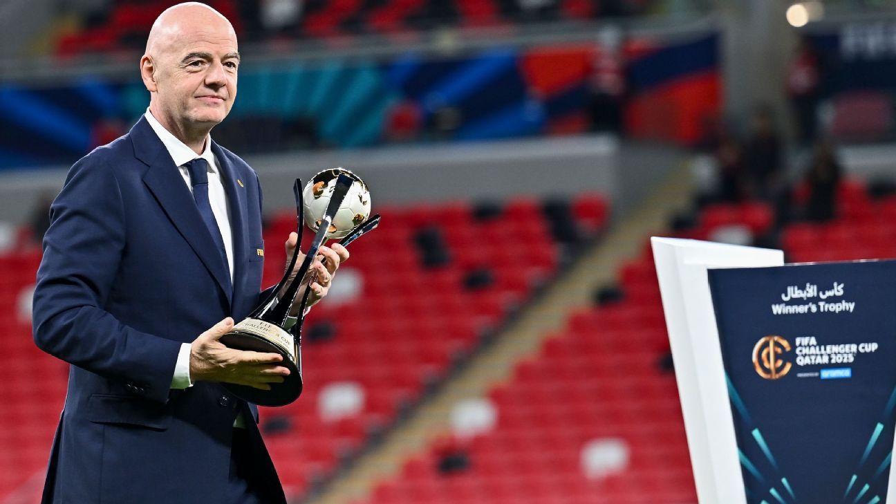 Presidente da Fifa revela 'escudo' que Flamengo ou PSG terá direito a usar na camisa por título da Intercontinental