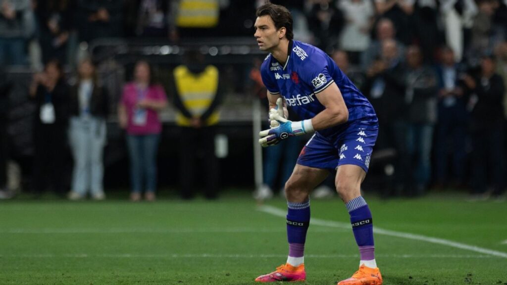 'São Januário é a nossa casa, mas...': Léo Jardim explica por que Vasco escolheu Maracanã para final da Copa do Brasil