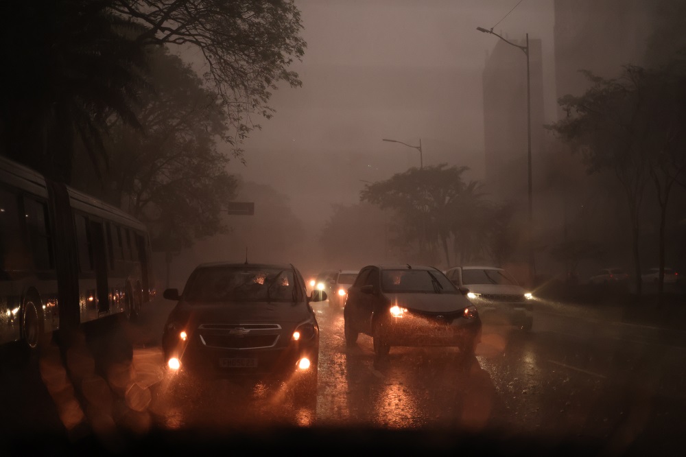 São Paulo bate recorde de congestionamento com greve de ônibus e chuva