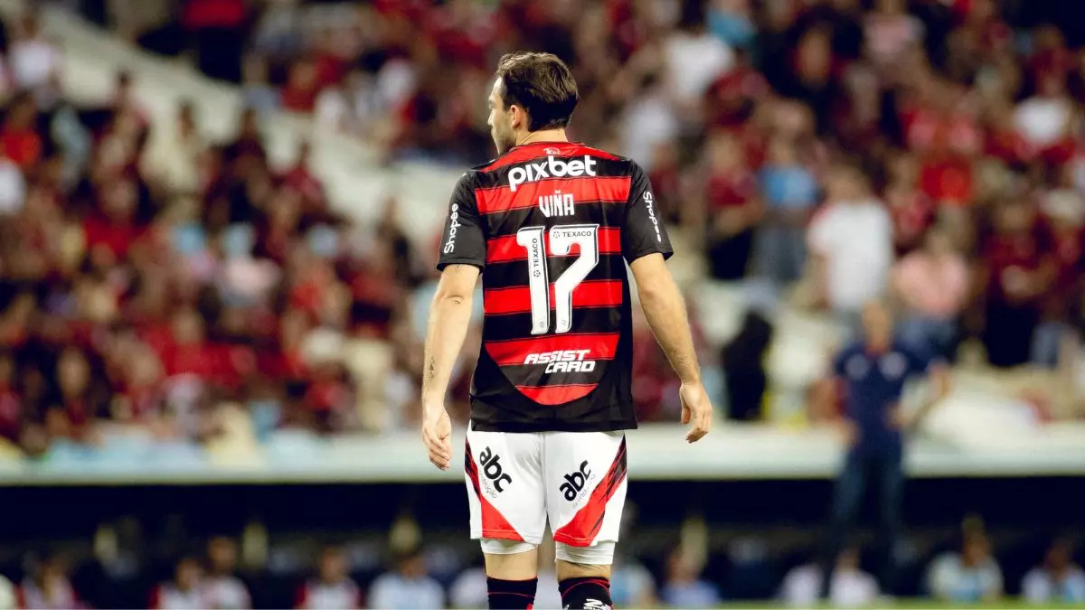 Time russo faz proposta por Viña, que está fora dos planos do Fla