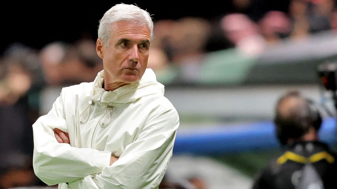 'Única' opção do Grêmio, Luis Castro vê com bons olhos retorno ao Brasil