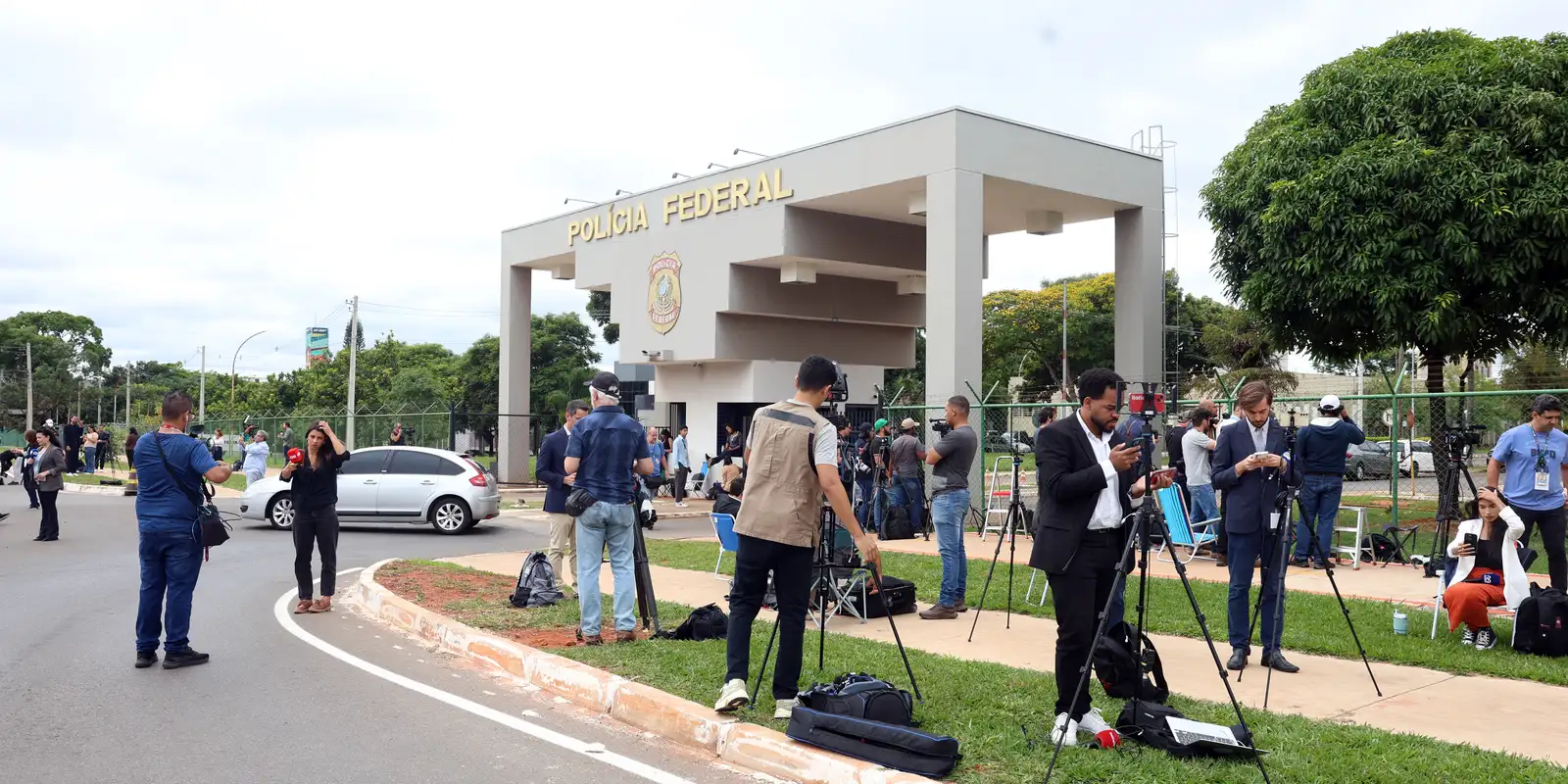 8/01: lembre como a imprensa estrangeira repercutiu condenações do STF