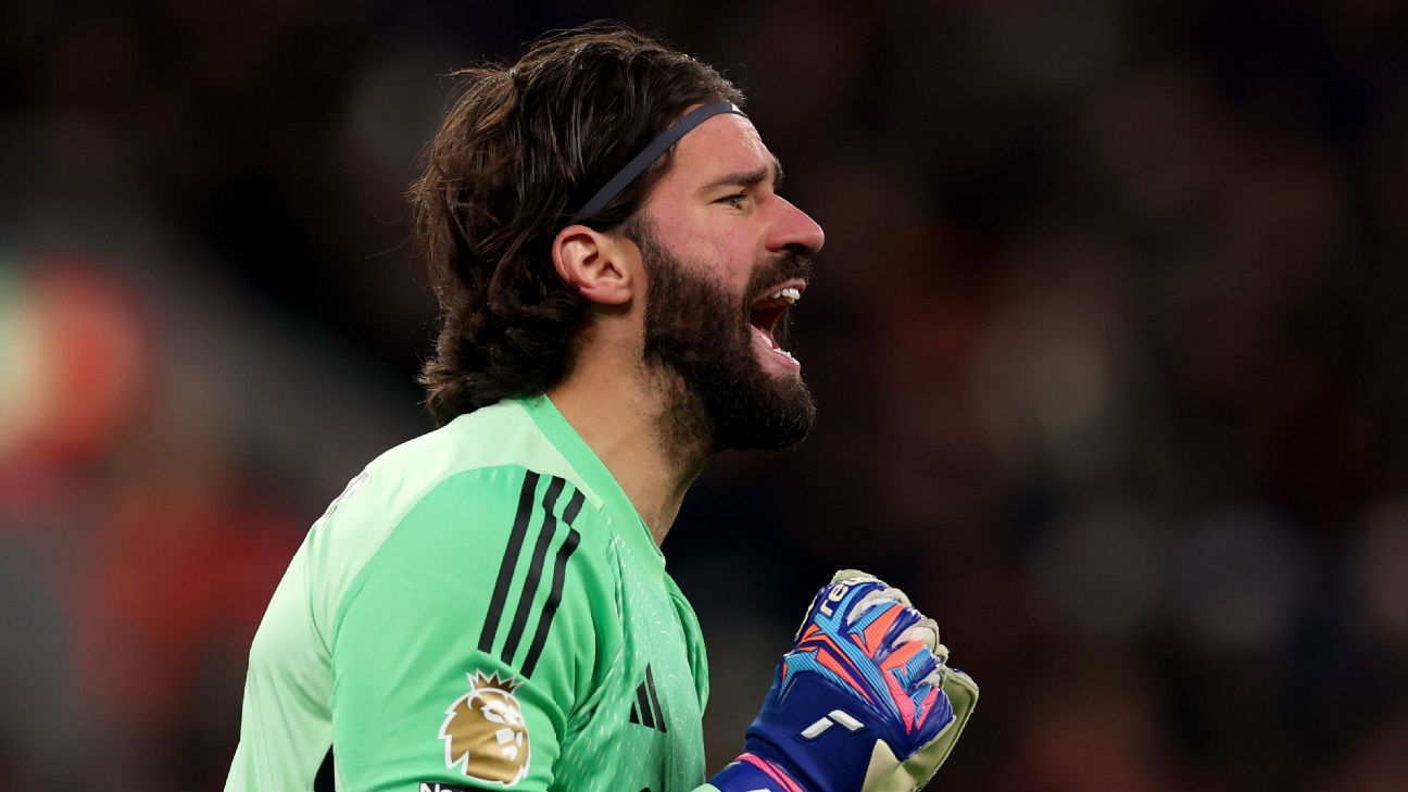 A marca histórica de Alisson pelo Liverpool que só ele e outro brasileiro conseguiram na Premier League