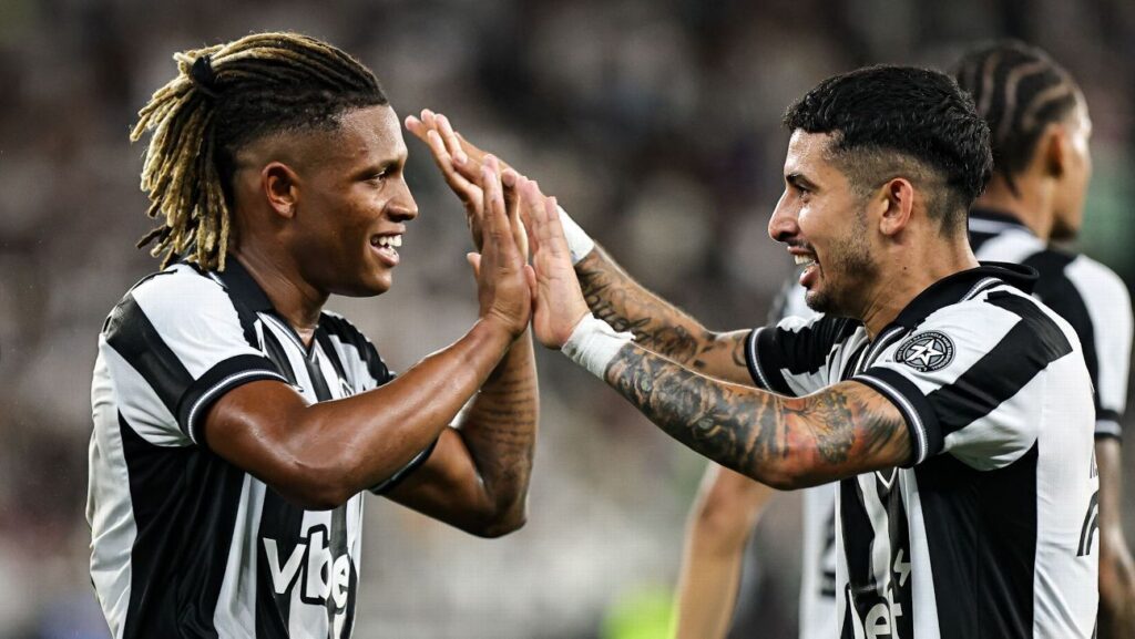 Danilo brilha em goleada do Botafogo e larga na frente no 57º prêmio ESPN Bola de Prata