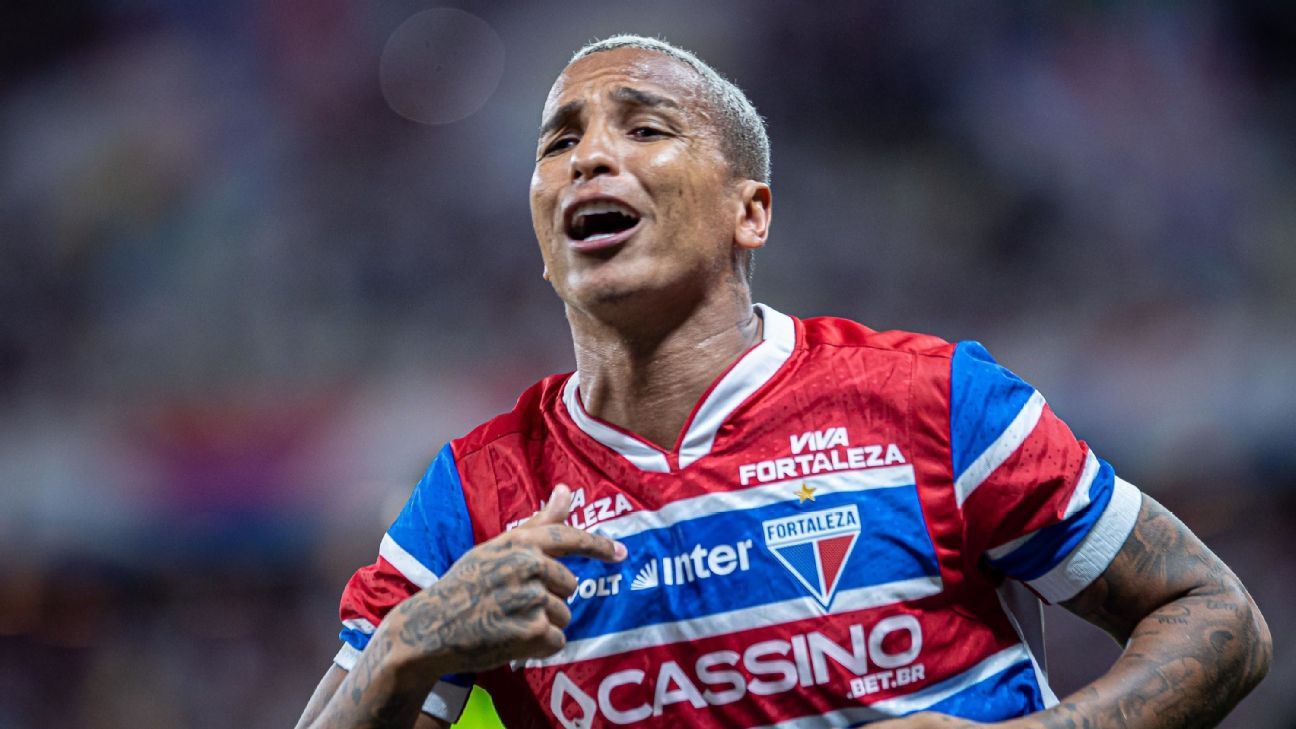 Deyverson é anunciado pela LDU, do Equador, após deixar o Fortaleza
