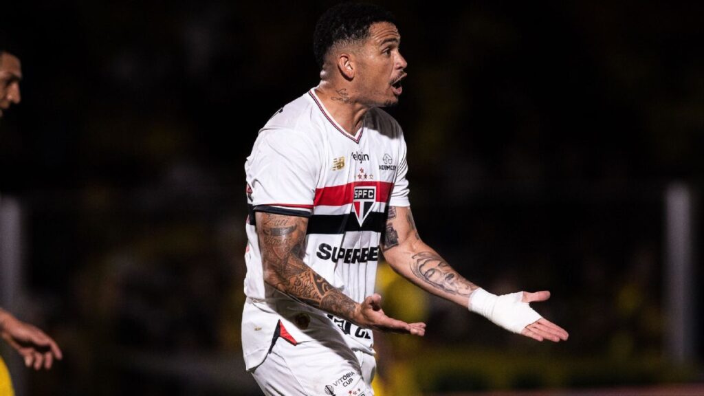 Luciano desabafa, pede apoio da torcida do São Paulo e prevê 2026 mais difícil que 2025