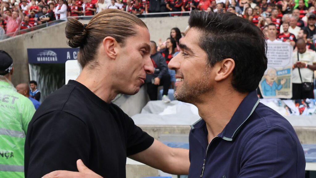 'Palmeiras não gastou R$ 700 milhões': Abel rebate pergunta sobre valores de reforços e comparação com Flamengo