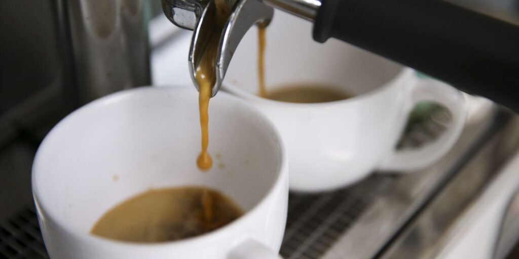 Preços altos derrubam consumo de café no Brasil em 2025