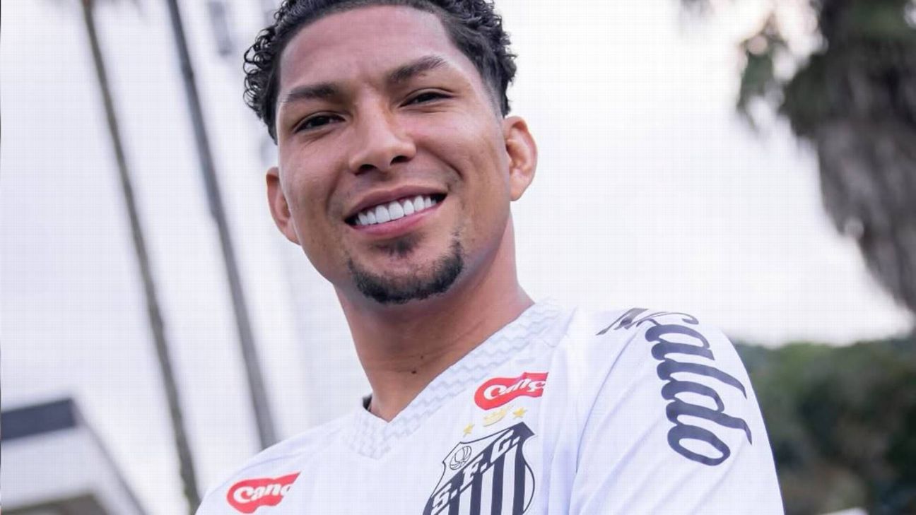 Rony assina contrato de três anos com o Santos e chega como reforço para o lugar de Guilherme