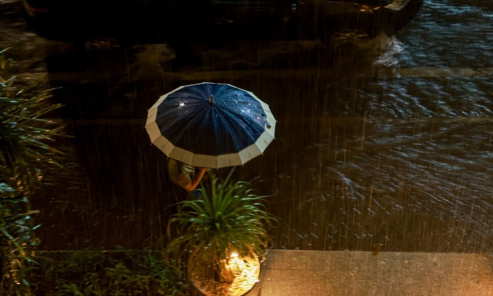 São Paulo entra em estado de atenção após forte chuva, ventania e queda de granizo
