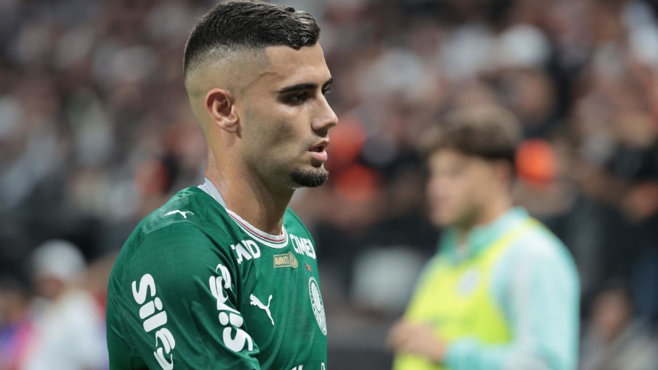 Andreas Pereira 'escapa' de denúncia do TJD por 'catimba' em Corinthians x Palmeiras