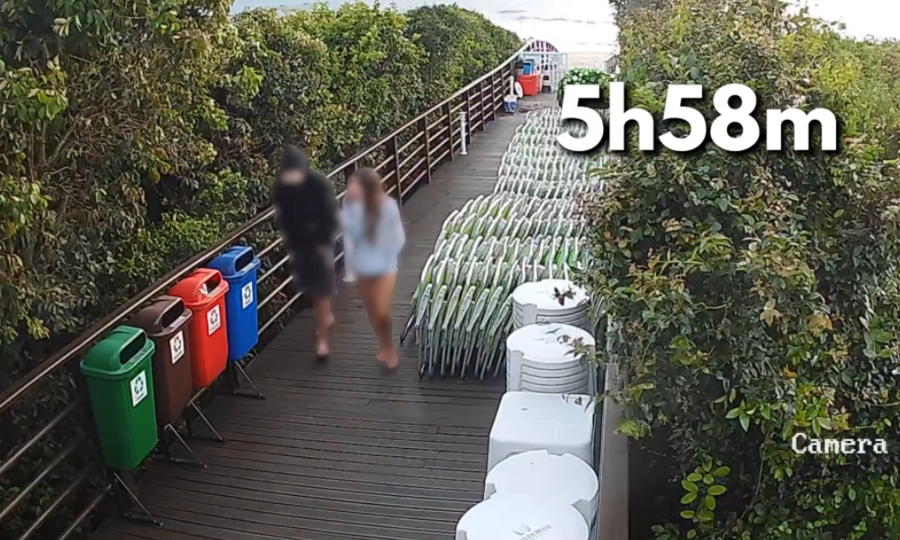 V&iacute;deo mostra adolescente indiciado por agress&otilde;es ao c&atilde;o Orelha saindo e voltando de condom&iacute;nio no dia 4 de janeiro &mdash; Foto: Divulga&ccedil;&atilde;o/Pol&iacute;cia Civil de Santa Catarina