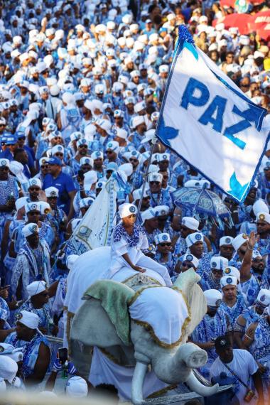Com apoio do Estado, Filhos de Gandhy desfila neste domingo de Carnaval | SECOM