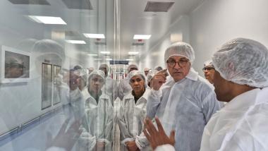 Em missão na Índia, Governo da Bahia e Ministério da Saúde avançam na transferência de tecnologia de medicamento oncológico | SECOM