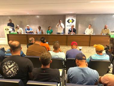 Governo do Estado capacita condutores de trio e inaugura espaço de descompressão