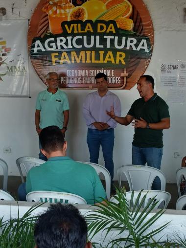 Reunião leva orientações sobre produção segura de mudas de citros em Rio Real