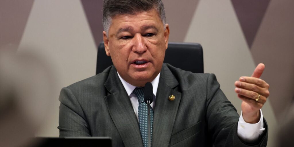 Viana recorre ao STF para obrigar depoimento de Vorcaro na CPMI