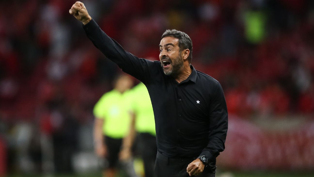 Artur Jorge dá 'ok' ao Cruzeiro, que agora negocia multa com Al Rayyan para contar com o treinador