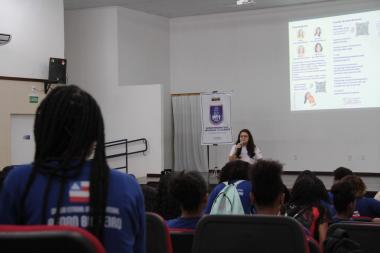 Colégio Renan Baleeiro recebe projeto Elas Protegem, Elas Inspiram, parceria das secretarias da Educação e da Segurança Pública