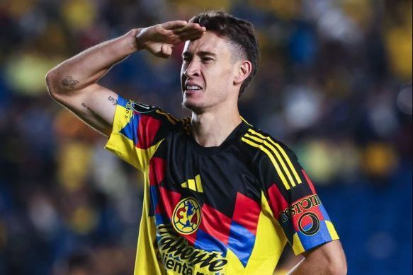 Com assistência de Veiga e gol de Dourado, América-MEX avança e encara algoz de Messi nas quartas da Champions da Concacaf