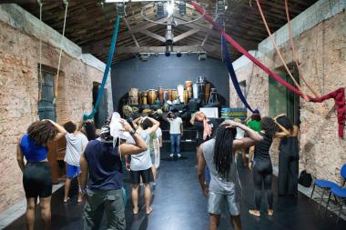 Escola Livre de Teatro abre inscrições para curso de formação e montagem cênica | SECOM