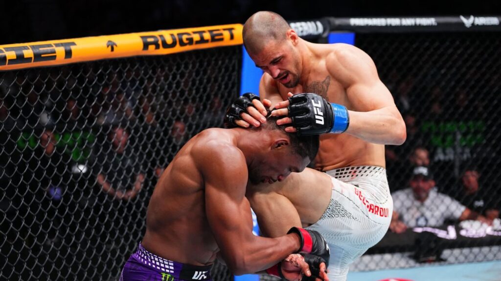 Ex-rival e agora 'parça' de Alex Poatan, holandês encaixa joelhada 'mortal' e mantém invencibilidade no UFC em Seattle