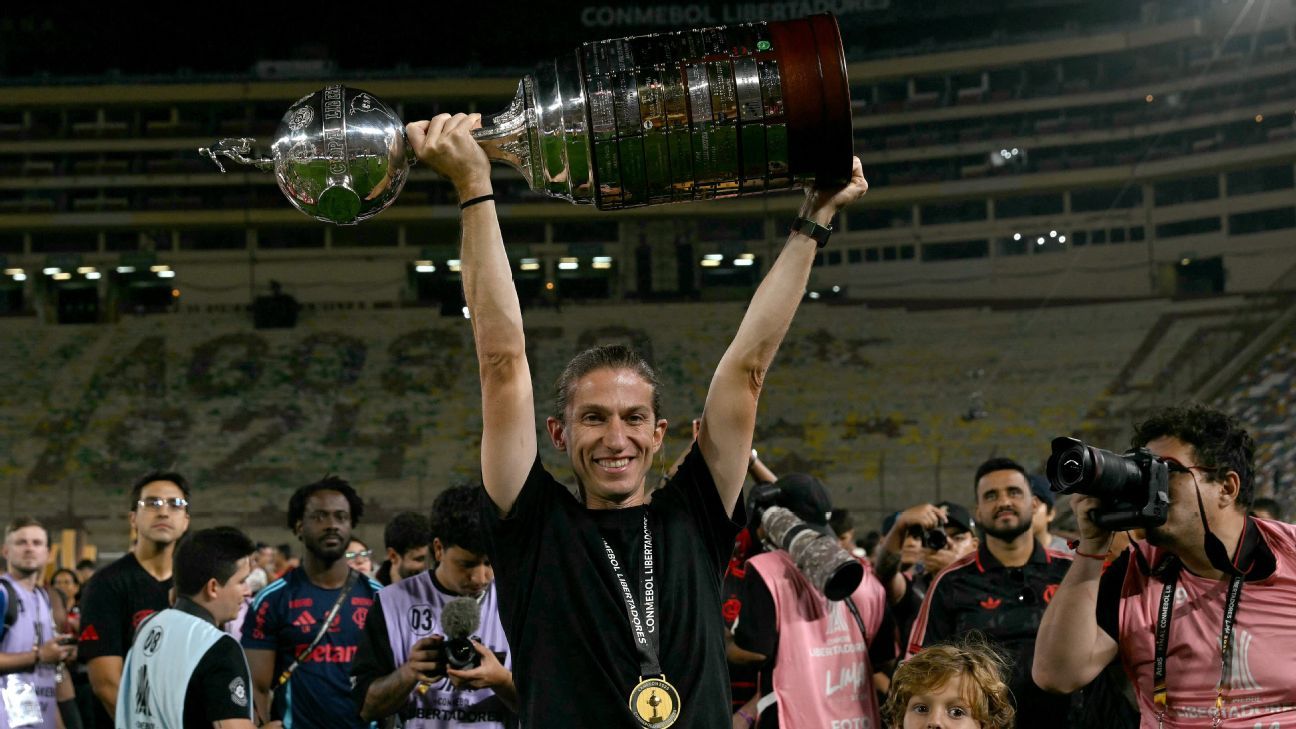 Filipe Luís faz post de despedida do Flamengo e manda recado para jogadores, torcedores e diretoria após saída polêmica: 'Ciclo histórico'