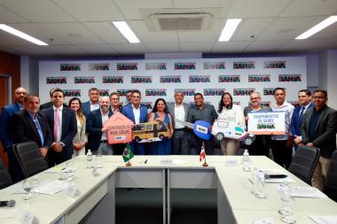 Governador autoriza obras na BA-420 e entrega equipamentos para Maragogipe