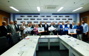 Governador recebe prefeito de Nova Redenção e amplia investimentos no município | SECOM