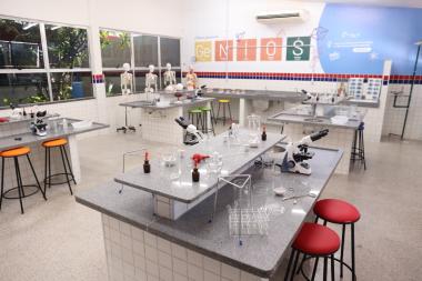 Governo do Estado inaugura modernização do Colégio Estadual de Tempo Integral Raphael Serravalle, em Salvador | SECOM