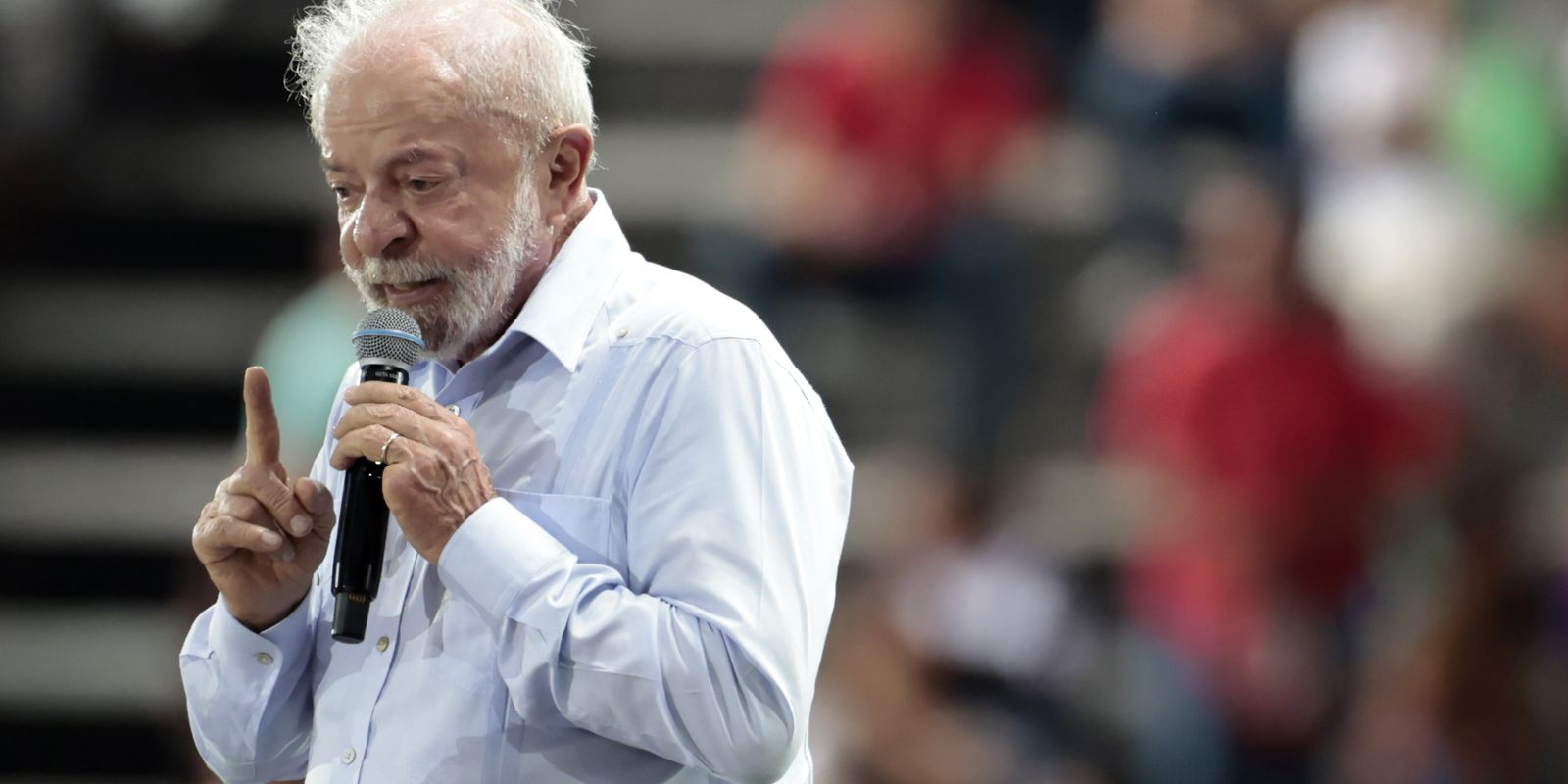 Lula diz que governo fará de tudo para conter preço do diesel