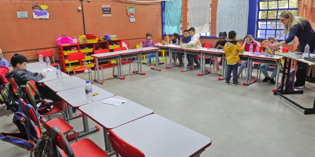 Para especialistas, alfabetização na idade correta é marco para o País