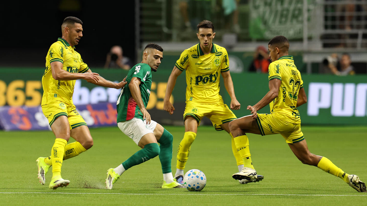 'Tanque sem gasolina': como questão física preocupa Palmeiras e adapta planos para longa temporada