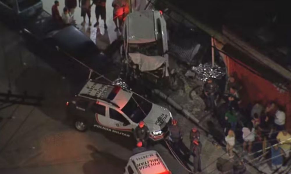 Carro colide com muro, atropela e mata duas crianças em Diadema