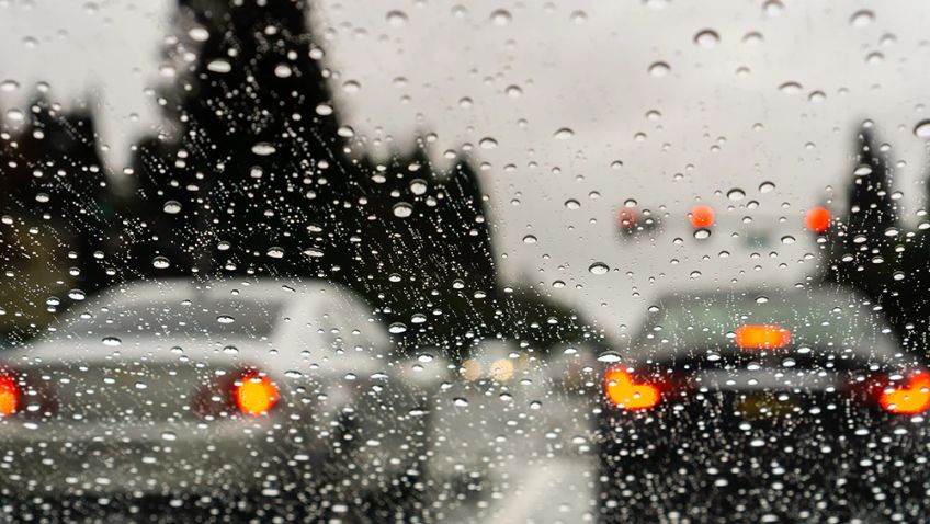 Frente fria provoca chuvas e derruba temperaturas no centro-sul