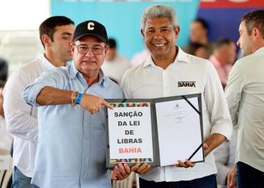 Governador sanciona lei que reconhece a Libras como meio legal de comunicação na Bahia | SECOM