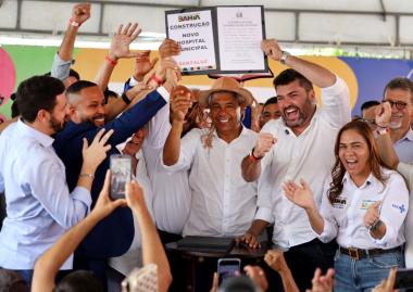 Governo do Estado anuncia novos investimentos em Santaluz e fortalece saúde, campo e infraestrutura