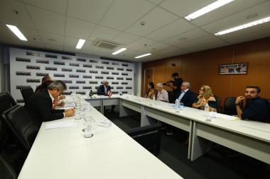 Poções recebe novos equipamentos e governador discute avanços para o município | SECOM