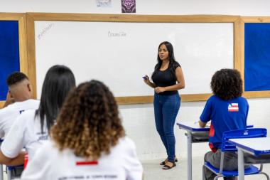 Professores da rede estadual têm reajuste de 5,3% aprovado e seguem com vencimento acima do piso nacional | SECOM
