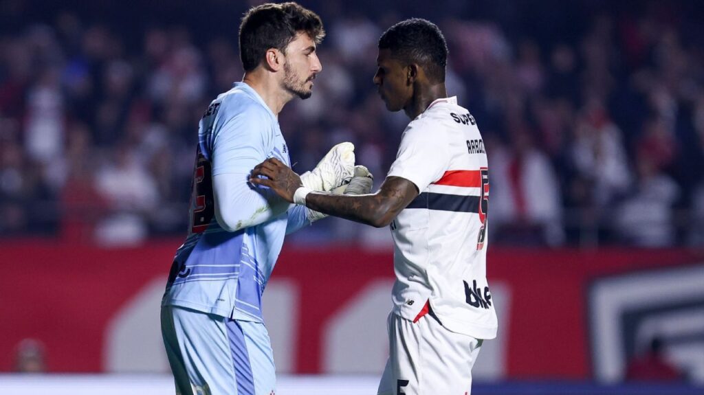 Rafael opina sobre caso Arboleda no São Paulo e diz que elenco tentou orientar zagueiro: 'Temos nosso limite'