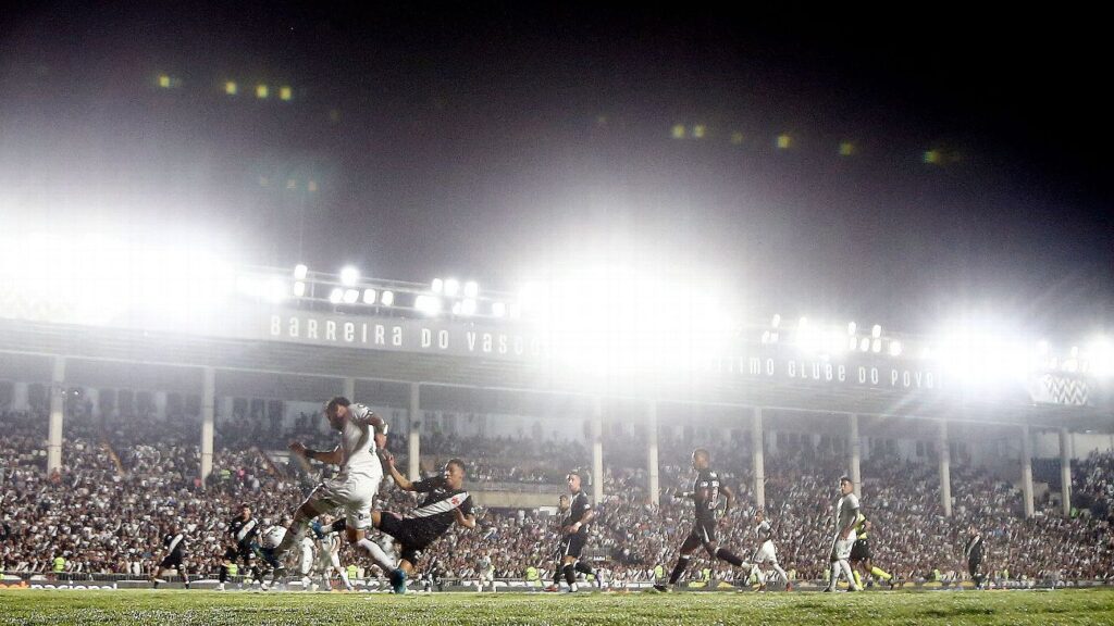 Vasco x Botafogo: súmula acusa torcida vascaína de mexer em câmera do jogo e ameaçar funcionário