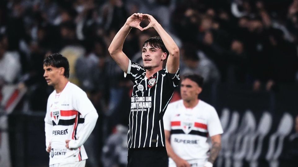 Corinthians vence o São Paulo no Brasileirão em clássico de golaços e polêmica de gesto obsceno